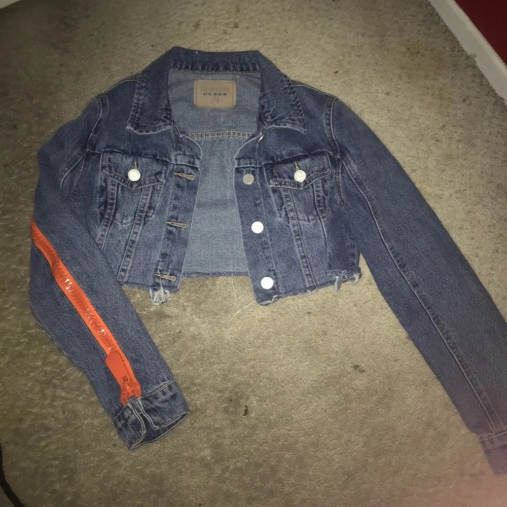 Cropped Denim Jacket - image 1